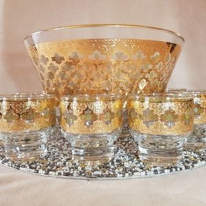 13 piece 24 karat gold leafed MORROCAN  bowl and glass set 🎈Host pick 🎈